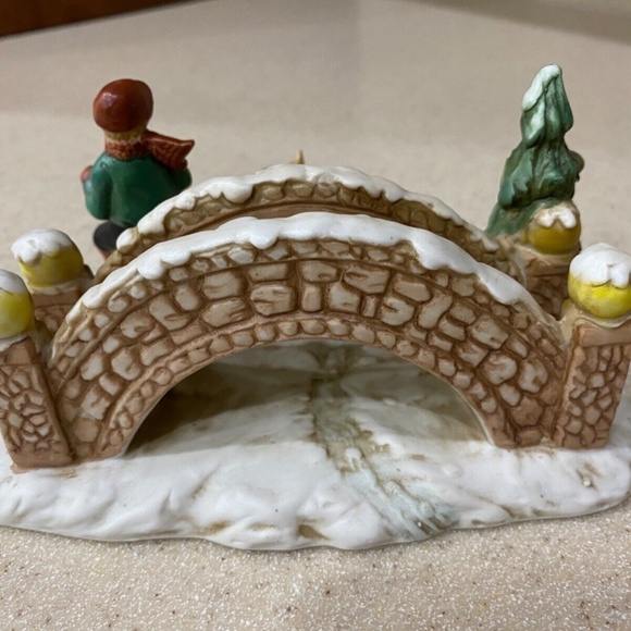 Summit Collection Exclusive 1991 Bridge Tree Dog Run Figurine Christmas Village - Picture 6 of 12